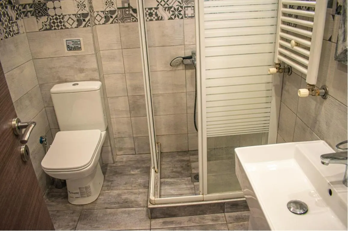 Bit Pazar Luxury Suites With Balcony Thessaloniki Apartment
